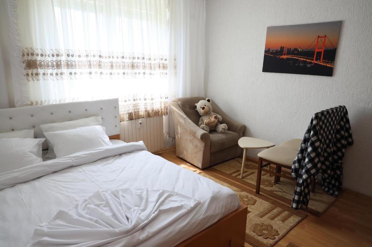 Oanaf Apartment Prishtina 普里什蒂纳 外观 照片